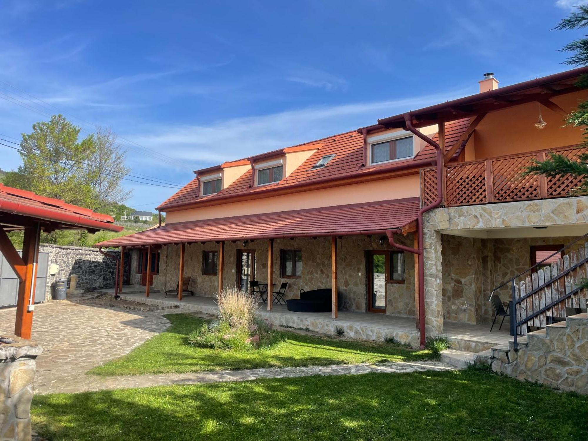Szoegedi Villa Badacsonytomaj Exterior photo
